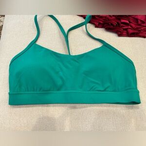Lululemon Athletica Flow Y Bra Nulu
Light Support
